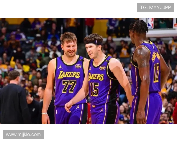 东契奇与里夫斯同场助湖人赢球保障战绩15胜5负反之仅19胜16负